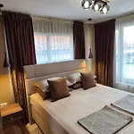The White House Guest house 3*