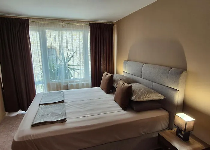 The White House Nessebar