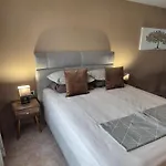 The White House Къща за гости 3*