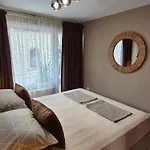 The White House Къща за гости 3*