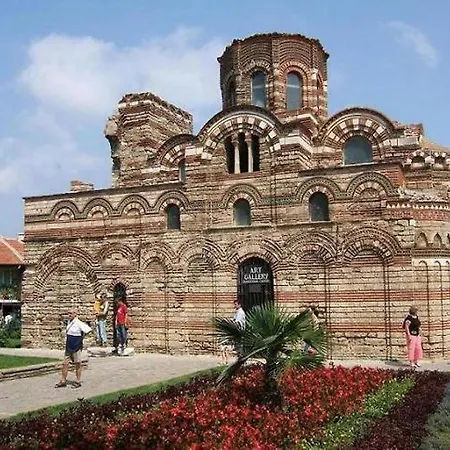 Къща за гости The White House