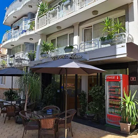 Guest house The White House 3*