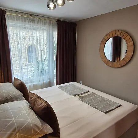 The White House Къща за гости 4*