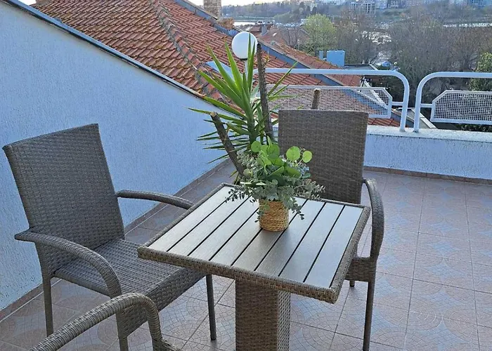 The White House Pensión