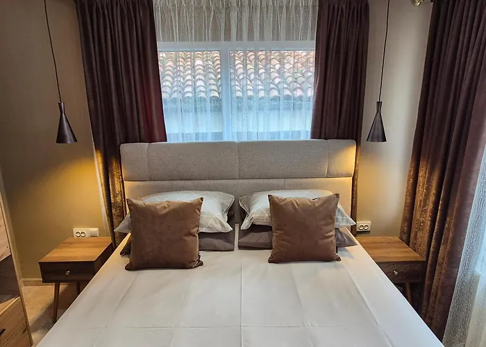 Pensión The White House 4*