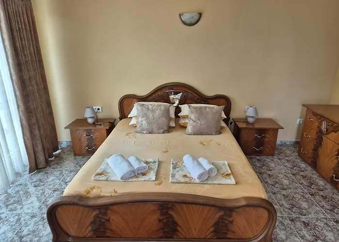 The White House Pensión