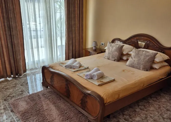 Pensión The White House Nesebar