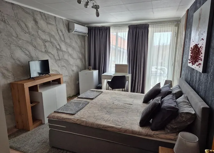 Guest house The White House Nesebar